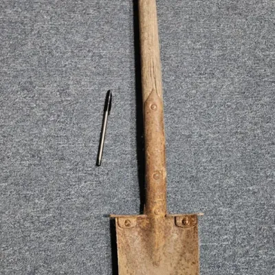Trenching Spade Shovel - Estate Sales Warehouse (GR)