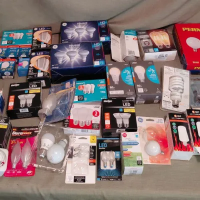 Large Selection of Light Bulbs - Mostly New - Various Sizes and Styles, 2 Timers