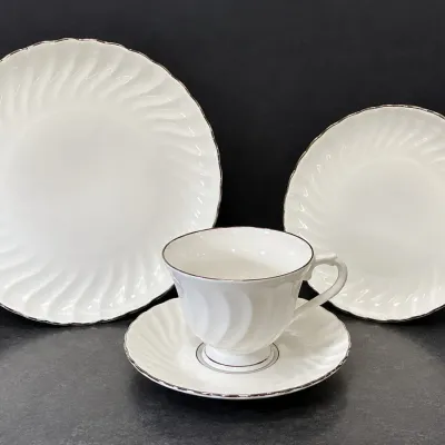 Syracuse Silhouette Wedding Ring Fine China 40-Piece Platinum-Trim Dinnerware Collection - Potterville