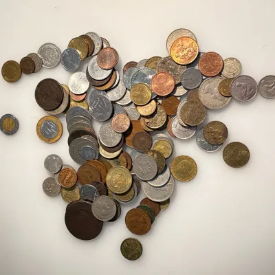 Over 125 Unsorted World Coins - Germany / Britain / Italy and More!