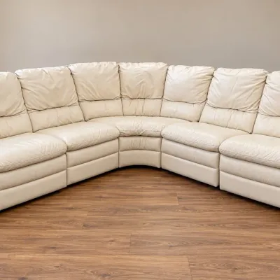 Cream Colored Art Van Curved 5 Piece Sectional