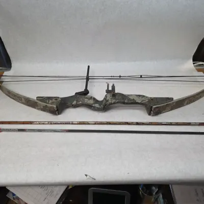Sale Photo Thumbnail #133: Darton Compound Kid's Bow w/ 2 Arrows