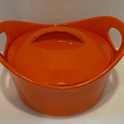 Sale Photo Thumbnail #29: Rachael Ray Orange 2.5 Quart Stoneware Casserole Dish with Lid - Like New Condition