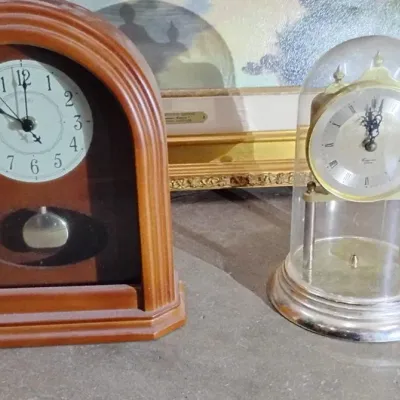Vintage Quartz Mantel Clock and Elgin Dome Clock