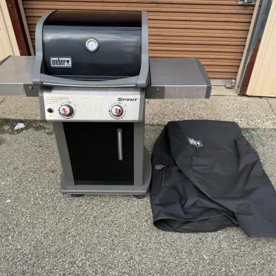 Weber Spirit E-210 2-Burner Liquid Propane Gas Grill with Fitted Weather Cover