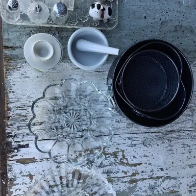 Small Collection of Vintage Glass and Ceramic Kitchenware
