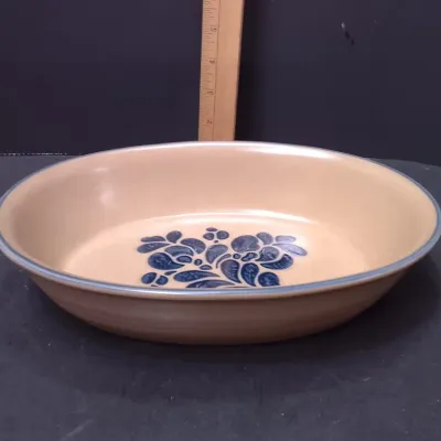 Pfaltzgraff Folk Art #241 9.5" Oval Baker - Potterville