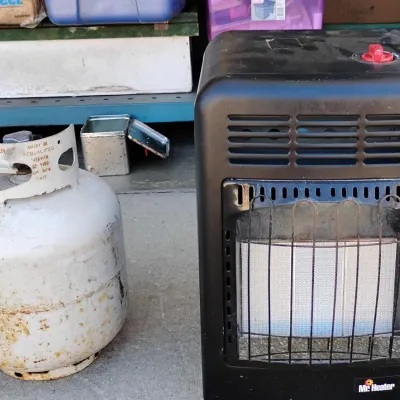 18,000 BTU Mr. Heater with Full 30lb Propane Tank
