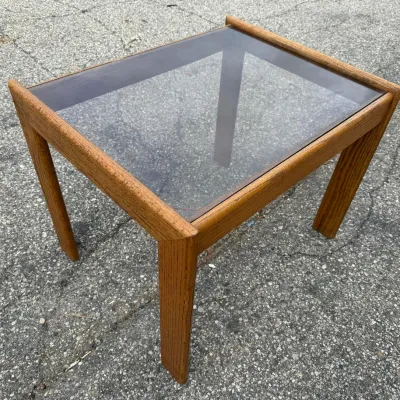 Oak and Glass Accent Table: Wooden End Table with Inset Glass Top
