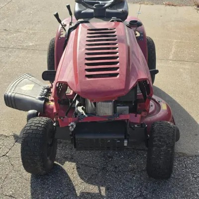 Craftsman Front-Engine Riding Lawn Tractor - more photos (3) - Lot 7310444