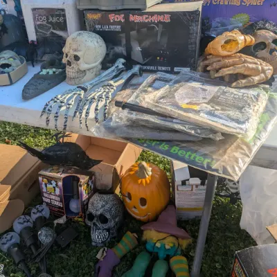 Sale Photo Thumbnail #96: Outdoor Halloween Decor