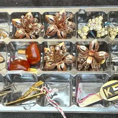 Sale Photo Thumbnail #79: Assorted Men's Jewelry Pieces