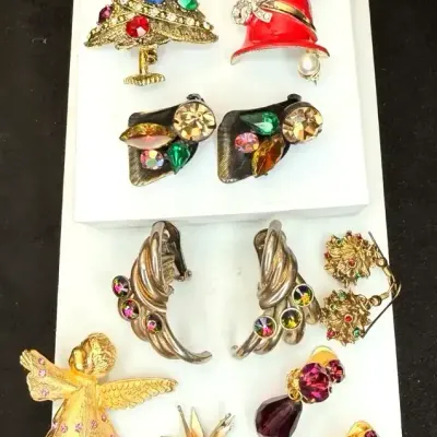 Sale Photo Thumbnail #120: Holiday Theme & Other Colorful Pieces