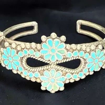 Sale Photo Thumbnail #101: Zuni Dishta Style Turquoise Bracelet