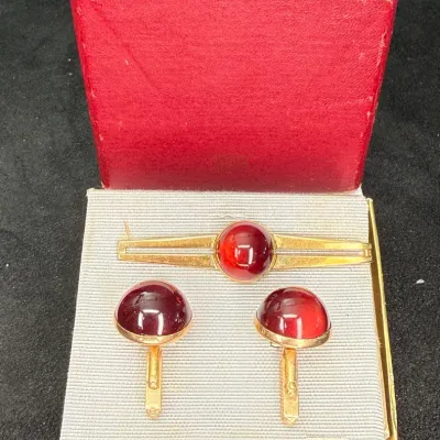 Sale Photo Thumbnail #87: Swank Red "Cat Eye" Set