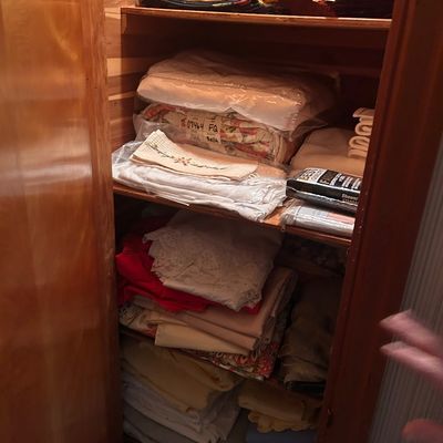 Sale Photo Thumbnail #91: Assorted vintage linens, bedsheets, tablecloths, and embroidered fabrics.