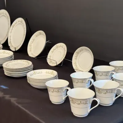 Towne House Golden Regal China with 8 Cups