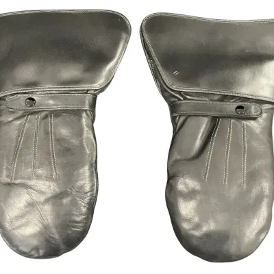 Pair Of 1950’s Harley-Davidson Men’s Leather Gauntlet Mittens Size XL 