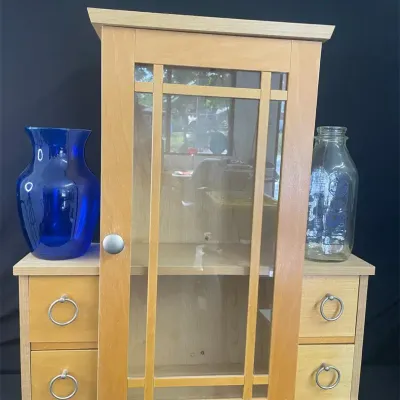 Tabletop Curio Display Cabinet W/Blue Vase & Vintage Homestead Creamery Milk Bottle 