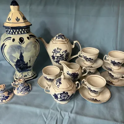 Delft porcelain vase and blue tea set see description