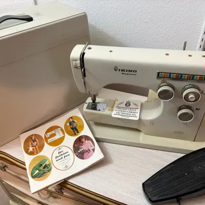 Husqvarna viking sewing machine 6010 with case