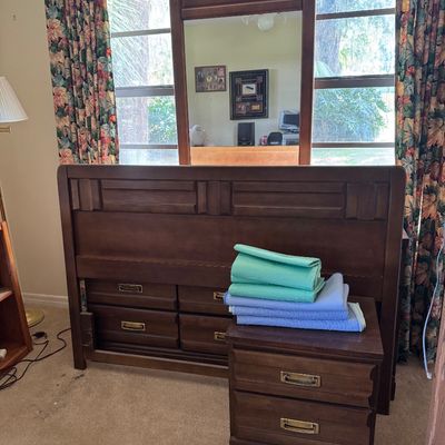 Sale Photo Thumbnail #6: Queen bedroom set