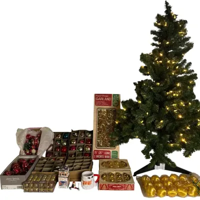CK310 Vintage Christmas Decor - Shiny Bright, Charles Dickens and More 