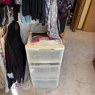 Sale Photo Thumbnail #563