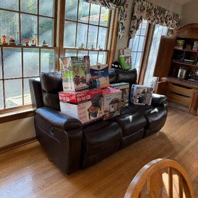 Sale Photo Thumbnail #651