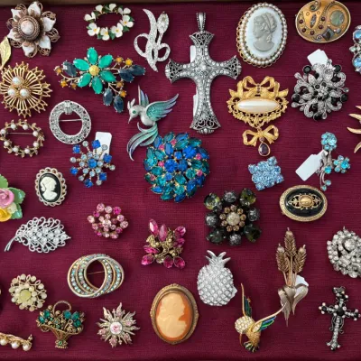 Sale Photo Thumbnail #5: Costume Jewelry 