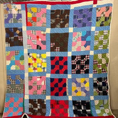 Sale Photo Thumbnail #48: Bow Tie Patchwork Quilt