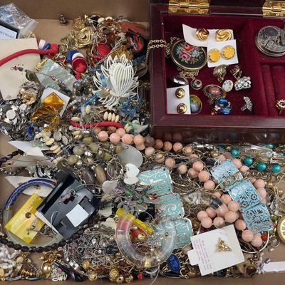 Sale Photo Thumbnail #459: Jewelry, Watches & Redlin Box