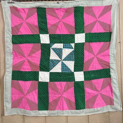 Sale Photo Thumbnail #483: American Cotton Pinwheel Star Quilt