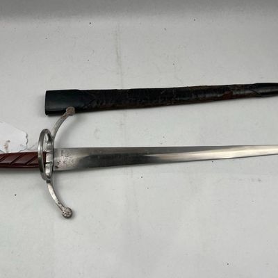 Sale Photo Thumbnail #365: Indian Main-Gauche Dagger