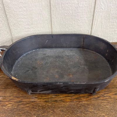 Sale Photo Thumbnail #99: Cast Iron Oval Roaster with Grid
