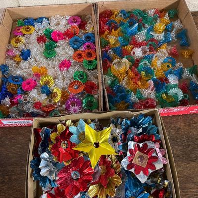Sale Photo Thumbnail #143: Plastic & Foil Christmas Reflectors
