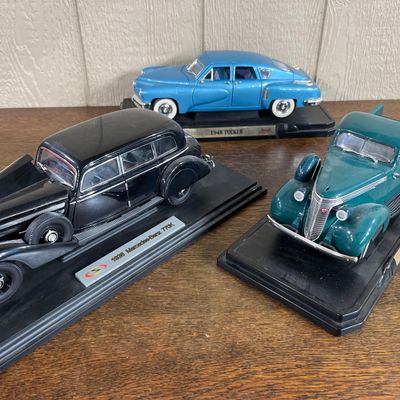 Sale Photo Thumbnail #81: 3 Road Signature Die-Cast Models