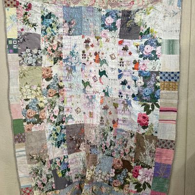 Sale Photo Thumbnail #312: Reversible Patchwork Floral Quilt