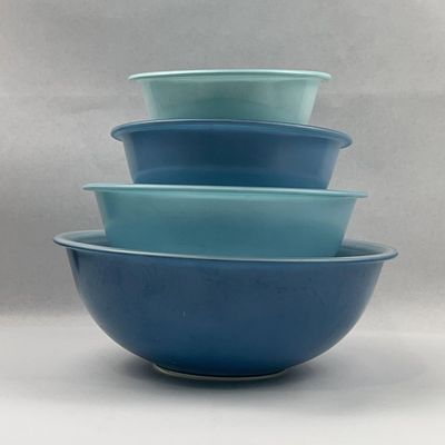 Sale Photo Thumbnail #336: Set 4 Pyrex Glass Nesting Bowls