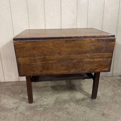 Sale Photo Thumbnail #494: Arts & Crafts Oak Drop Leaf Table
