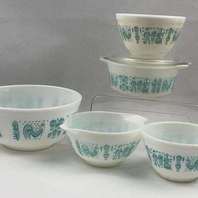 Sale Photo Thumbnail #338: Pyrex Turquoise Butterprint Set