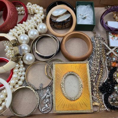 Sale Photo Thumbnail #137: & Modern Costume Jewelry & Objects