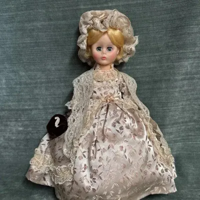 NIB Vintage Madame Alexander Martha Washington 1501