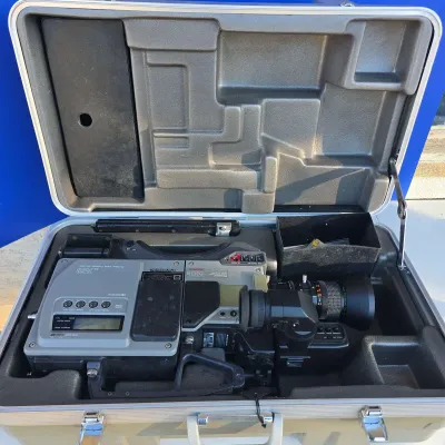 Panasonic AG-7450 Portable Video Cassette Recorder W/Lens