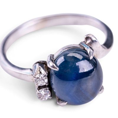 Sale Photo Thumbnail #636: Vintage14k White Gold Star Sapphire Ladies Ring