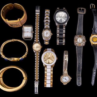 Sale Photo Thumbnail #440: Fashion Watches