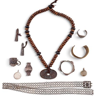 Sale Photo Thumbnail #563: Asian Objects and Jewelry Collection