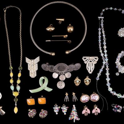 Sale Photo Thumbnail #446: Laguna Crystal and Estate Jewelry
