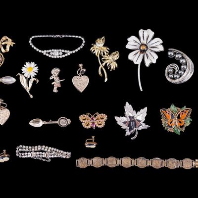 Sale Photo Thumbnail #403: Vintage Costume Jewelry