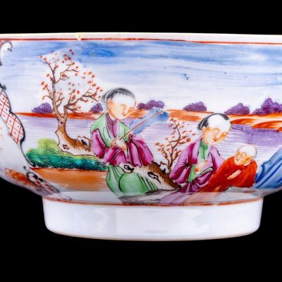 Sale Photo Thumbnail #189: 18th C Chinese Famille Rose Mandarin Bowl